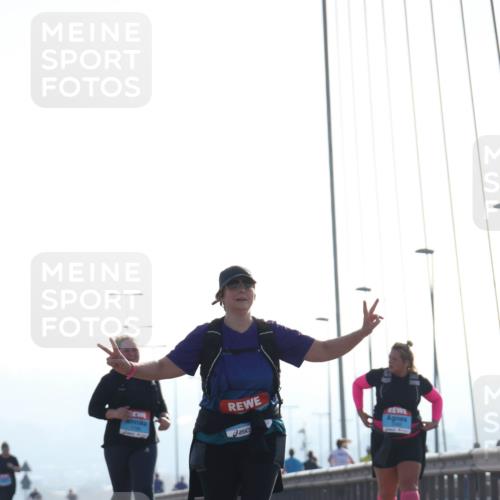 03.10.2026 - Köhlbrandbrückenlauf Tim E. http://msf.ph/oto/10627163 03.10.2026 09:45:51 Position 1  meine-sportfotos.de
