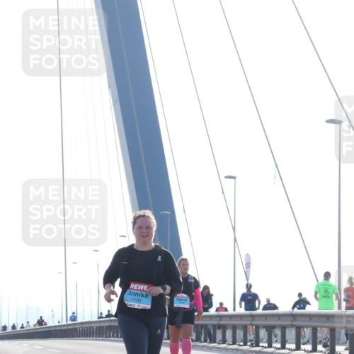 03.10.2026 - Köhlbrandbrückenlauf Tim E. http://msf.ph/oto/10627191 03.10.2026 09:46:01 Position 1 1186 meine-sportfotos.de