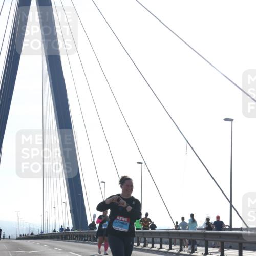 03.10.2026 - Köhlbrandbrückenlauf Tim E. http://msf.ph/oto/10627205 03.10.2026 09:46:04 Position 1 1186 meine-sportfotos.de