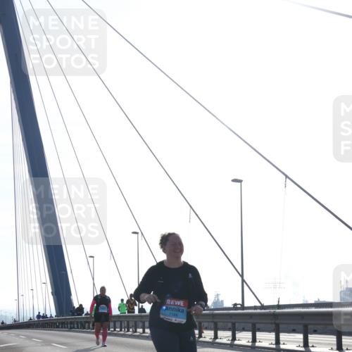 03.10.2026 - Köhlbrandbrückenlauf Tim E. http://msf.ph/oto/10627223 03.10.2026 09:46:05 Position 1 1186 meine-sportfotos.de