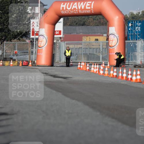 03.10.2026 - Köhlbrandbrückenlauf H.Heesch http://msf.ph/oto/10653764 03.10.2026 09:38:01 Ziel  meine-sportfotos.de