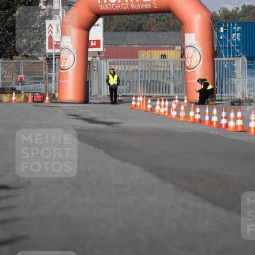 03.10.2026 - Köhlbrandbrückenlauf H.Heesch http://msf.ph/oto/10653774 03.10.2026 09:38:01 Ziel  meine-sportfotos.de