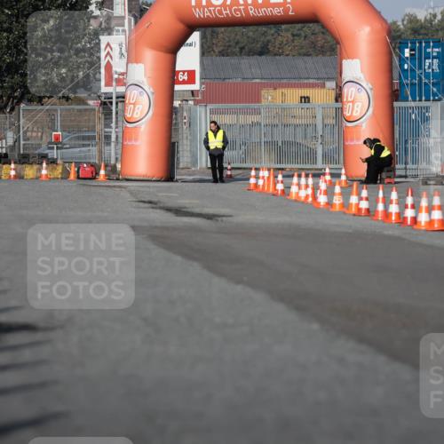 03.10.2026 - Köhlbrandbrückenlauf H.Heesch http://msf.ph/oto/10653789 03.10.2026 09:38:01 Ziel  meine-sportfotos.de