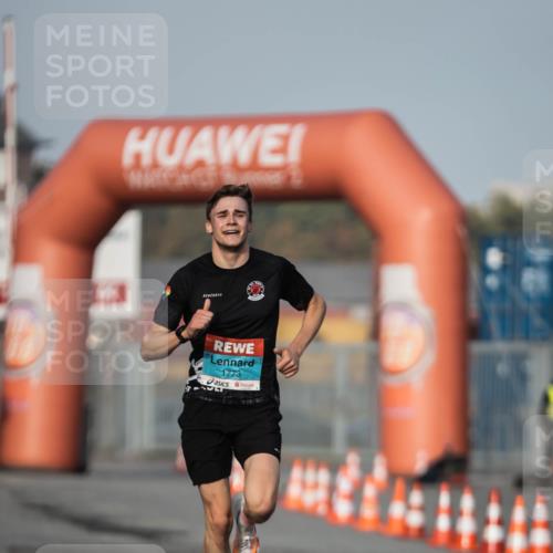 03.10.2026 - Köhlbrandbrückenlauf H.Heesch http://msf.ph/oto/10653829 03.10.2026 09:43:02 Ziel 1773 meine-sportfotos.de