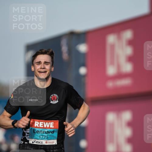 03.10.2026 - Köhlbrandbrückenlauf H.Heesch http://msf.ph/oto/10653842 03.10.2026 09:43:04 Ziel 1773 meine-sportfotos.de