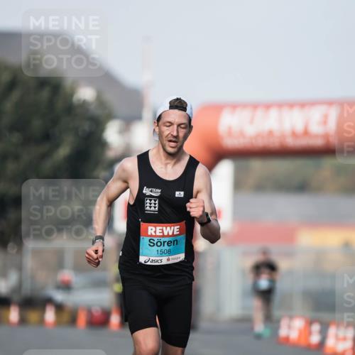 03.10.2026 - Köhlbrandbrückenlauf H.Heesch http://msf.ph/oto/10653865 03.10.2026 09:43:50 Ziel 1508 meine-sportfotos.de