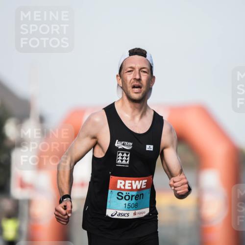 03.10.2026 - Köhlbrandbrückenlauf H.Heesch http://msf.ph/oto/10653867 03.10.2026 09:43:52 Ziel 1508 meine-sportfotos.de