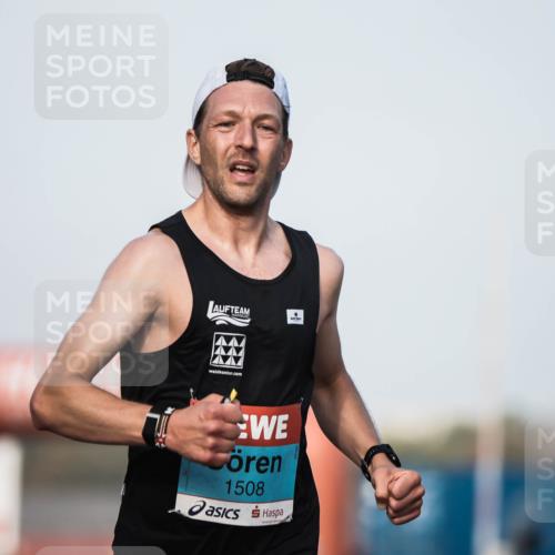 03.10.2026 - Köhlbrandbrückenlauf H.Heesch http://msf.ph/oto/10653873 03.10.2026 09:43:52 Ziel 1508 meine-sportfotos.de