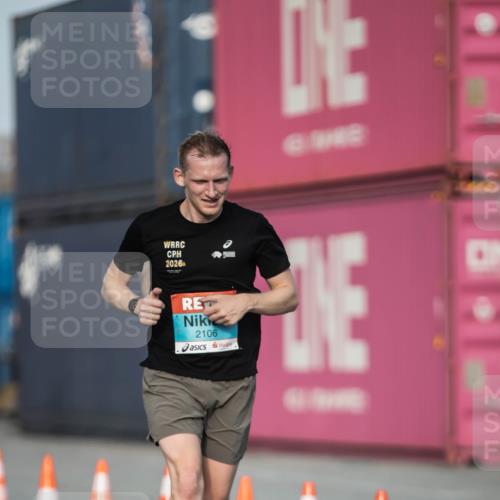 03.10.2026 - Köhlbrandbrückenlauf H.Heesch http://msf.ph/oto/10653881 03.10.2026 09:44:06 Ziel 2106 meine-sportfotos.de