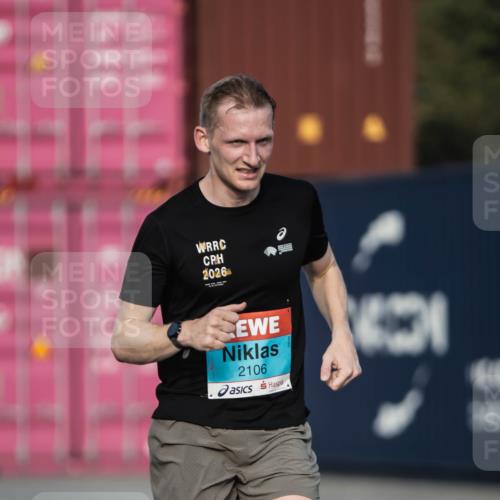 03.10.2026 - Köhlbrandbrückenlauf H.Heesch http://msf.ph/oto/10653888 03.10.2026 09:44:07 Ziel 2106 meine-sportfotos.de