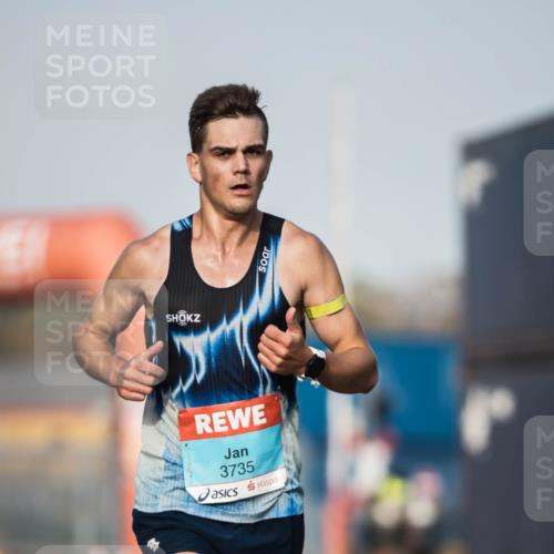 03.10.2026 - Köhlbrandbrückenlauf H.Heesch http://msf.ph/oto/10653942 03.10.2026 09:46:05 Ziel 3735 meine-sportfotos.de