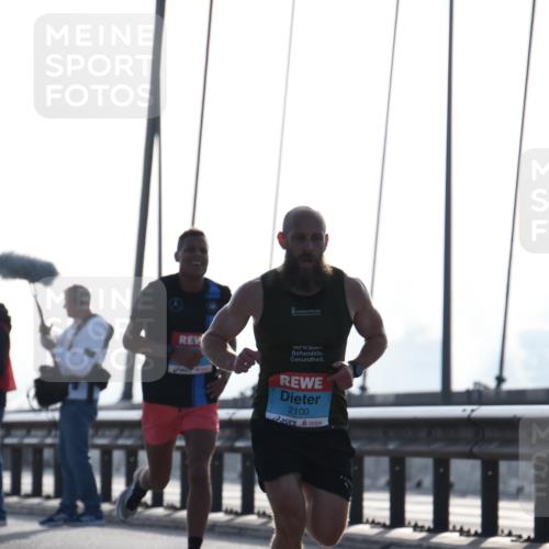 03.10.2026 - Köhlbrandbrückenlauf LenaG. http://msf.ph/oto/10656129 03.10.2026 09:15:35 Position 1 2100 meine-sportfotos.de