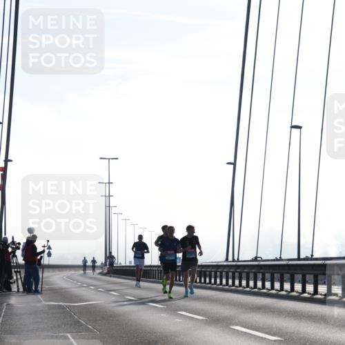 03.10.2026 - Köhlbrandbrückenlauf LenaG. http://msf.ph/oto/10656220 03.10.2026 09:16:33 Position 1  meine-sportfotos.de