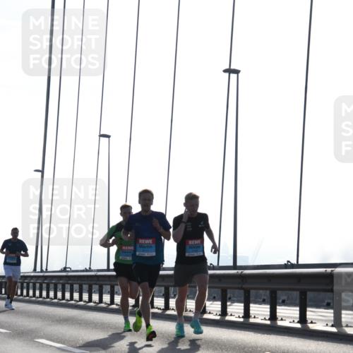 03.10.2026 - Köhlbrandbrückenlauf LenaG. http://msf.ph/oto/10656273 03.10.2026 09:16:37 Position 1  meine-sportfotos.de