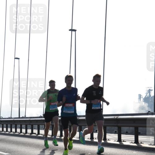 03.10.2026 - Köhlbrandbrückenlauf LenaG. http://msf.ph/oto/10656291 03.10.2026 09:16:38 Position 1 2026, 2111 meine-sportfotos.de