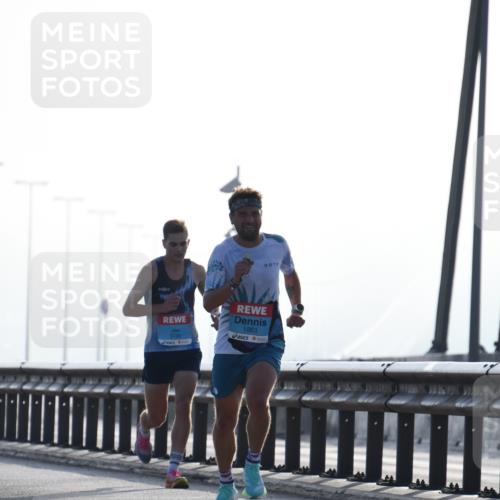 03.10.2026 - Köhlbrandbrückenlauf LenaG. http://msf.ph/oto/10656350 03.10.2026 09:16:57 Position 1 3735, 1063 meine-sportfotos.de