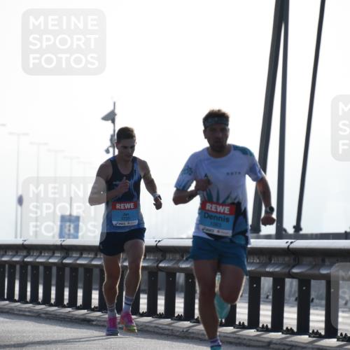 03.10.2026 - Köhlbrandbrückenlauf LenaG. http://msf.ph/oto/10656360 03.10.2026 09:16:58 Position 1 3735, 1063 meine-sportfotos.de