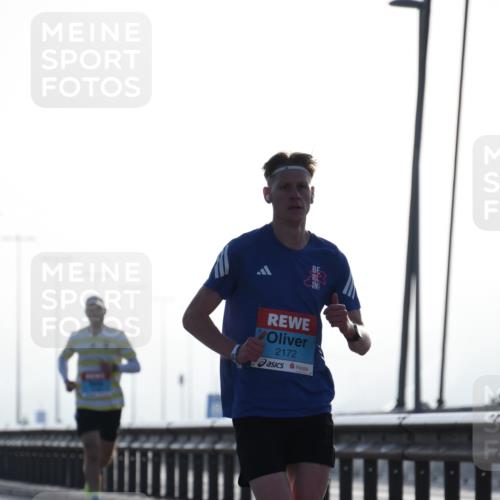03.10.2026 - Köhlbrandbrückenlauf LenaG. http://msf.ph/oto/10656425 03.10.2026 09:17:34 Position 1 2172 meine-sportfotos.de