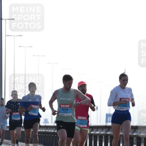 03.10.2026 - Köhlbrandbrückenlauf LenaG. http://msf.ph/oto/10656461 03.10.2026 09:17:51 Position 1 1083, 2109, 3823, 3849 meine-sportfotos.de