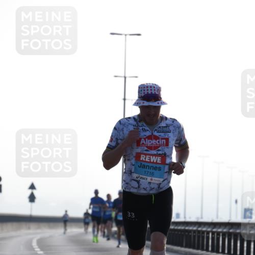 03.10.2026 - Köhlbrandbrückenlauf LenaG. http://msf.ph/oto/10656513 03.10.2026 09:18:13 Position 1 9, 1716, 33 meine-sportfotos.de