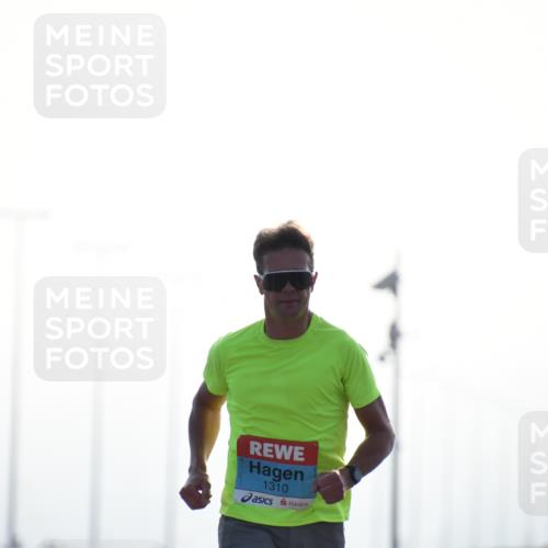 03.10.2026 - Köhlbrandbrückenlauf LenaG. http://msf.ph/oto/10656568 03.10.2026 09:18:30 Position 1 1310 meine-sportfotos.de