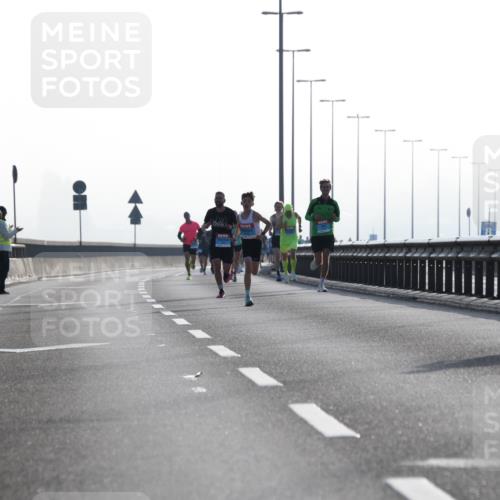03.10.2026 - Köhlbrandbrückenlauf LenaG. http://msf.ph/oto/10656576 03.10.2026 09:18:39 Position 1 2117 meine-sportfotos.de