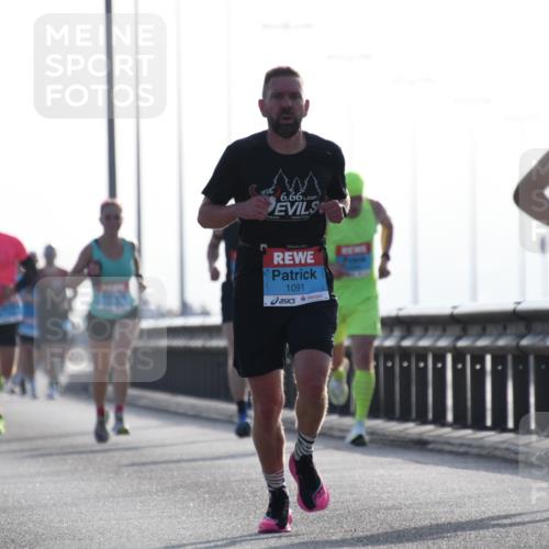 03.10.2026 - Köhlbrandbrückenlauf LenaG. http://msf.ph/oto/10656608 03.10.2026 09:18:47 Position 1 6, 66, 1091, 2170 meine-sportfotos.de