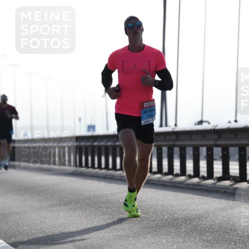 03.10.2026 - Köhlbrandbrückenlauf LenaG. http://msf.ph/oto/10656650 03.10.2026 09:19:00 Position 1 1939 meine-sportfotos.de
