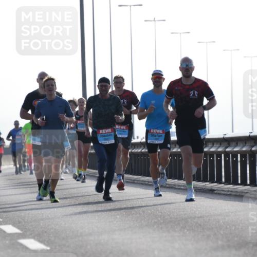 03.10.2026 - Köhlbrandbrückenlauf LenaG. http://msf.ph/oto/10656657 03.10.2026 09:19:02 Position 1 2067, 1260 meine-sportfotos.de