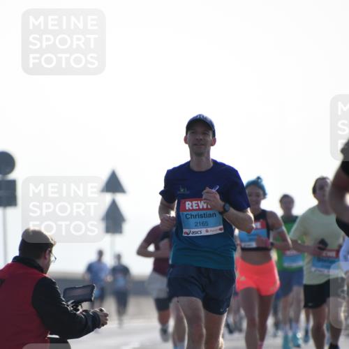 03.10.2026 - Köhlbrandbrückenlauf LenaG. http://msf.ph/oto/10656733 03.10.2026 09:19:25 Position 1 2165 meine-sportfotos.de
