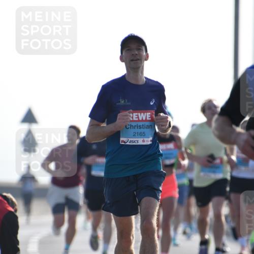 03.10.2026 - Köhlbrandbrückenlauf LenaG. http://msf.ph/oto/10656741 03.10.2026 09:19:28 Position 1 2165 meine-sportfotos.de