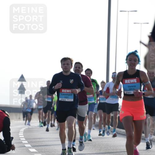 03.10.2026 - Köhlbrandbrückenlauf LenaG. http://msf.ph/oto/10656746 03.10.2026 09:19:34 Position 1 1007, 3804 meine-sportfotos.de