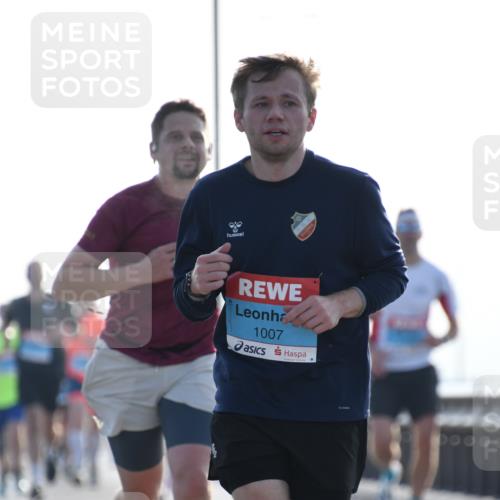 03.10.2026 - Köhlbrandbrückenlauf LenaG. http://msf.ph/oto/10656769 03.10.2026 09:19:39 Position 1 80, 1007 meine-sportfotos.de