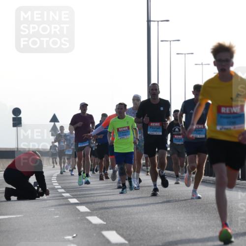 03.10.2026 - Köhlbrandbrückenlauf LenaG. http://msf.ph/oto/10656803 03.10.2026 09:19:47 Position 1 2197, 1357, 6 meine-sportfotos.de