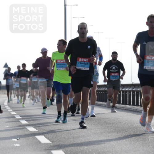 03.10.2026 - Köhlbrandbrückenlauf LenaG. http://msf.ph/oto/10656825 03.10.2026 09:19:51 Position 1 2135, 2197, 1142 meine-sportfotos.de