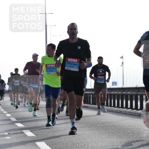 03.10.2026 - Köhlbrandbrückenlauf LenaG. http://msf.ph/oto/10656848 03.10.2026 09:19:52 Position 1 2135, 2197, 1142 meine-sportfotos.de