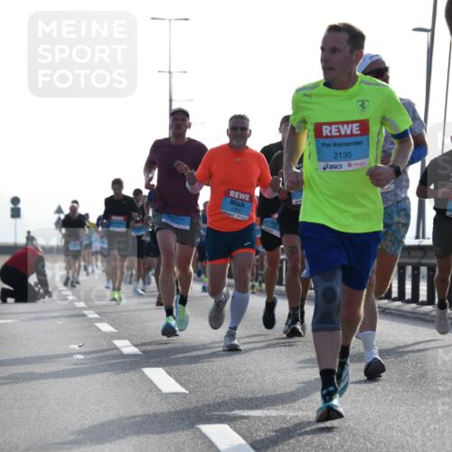03.10.2026 - Köhlbrandbrückenlauf LenaG. http://msf.ph/oto/10656875 03.10.2026 09:19:56 Position 1 2355, 27, 2135, 2197 meine-sportfotos.de