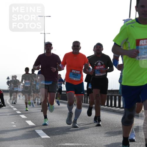 03.10.2026 - Köhlbrandbrückenlauf LenaG. http://msf.ph/oto/10656883 03.10.2026 09:19:57 Position 1 2355, 3, 2135 meine-sportfotos.de