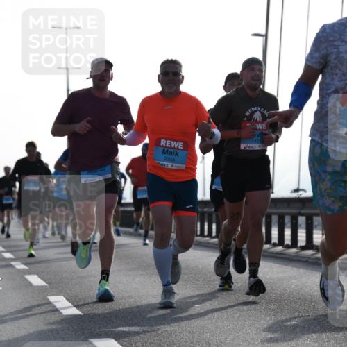 03.10.2026 - Köhlbrandbrückenlauf LenaG. http://msf.ph/oto/10656891 03.10.2026 09:19:58 Position 1 3710, 2355, 1413, 1064, 2283 meine-sportfotos.de