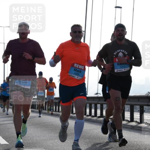 03.10.2026 - Köhlbrandbrückenlauf LenaG. http://msf.ph/oto/10656902 03.10.2026 09:19:59 Position 1 3710, 2355, 1413, 27 meine-sportfotos.de