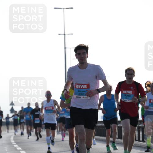 03.10.2026 - Köhlbrandbrückenlauf LenaG. http://msf.ph/oto/10656945 03.10.2026 09:20:12 Position 1 3803, 1241 meine-sportfotos.de