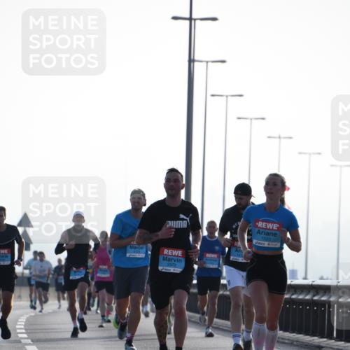 03.10.2026 - Köhlbrandbrückenlauf LenaG. http://msf.ph/oto/10656973 03.10.2026 09:20:20 Position 1 2175, 2373, 1523, 1412 meine-sportfotos.de