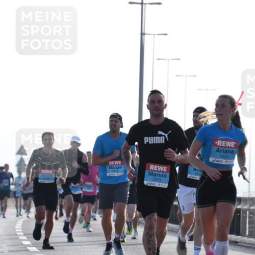 03.10.2026 - Köhlbrandbrückenlauf LenaG. http://msf.ph/oto/10656982 03.10.2026 09:20:23 Position 1 2219, 2175, 2373, 1523, 1412 meine-sportfotos.de