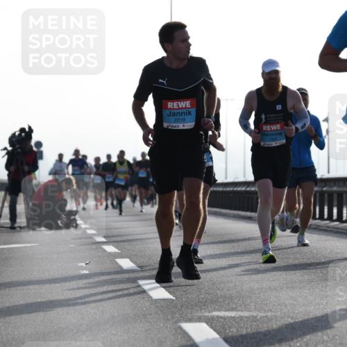 03.10.2026 - Köhlbrandbrückenlauf LenaG. http://msf.ph/oto/10656990 03.10.2026 09:20:32 Position 1 2219, 1392, 2175 meine-sportfotos.de