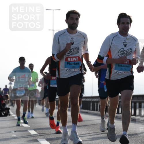 03.10.2026 - Köhlbrandbrückenlauf LenaG. http://msf.ph/oto/10657058 03.10.2026 09:20:52 Position 1 1066, 2177, 2133 meine-sportfotos.de