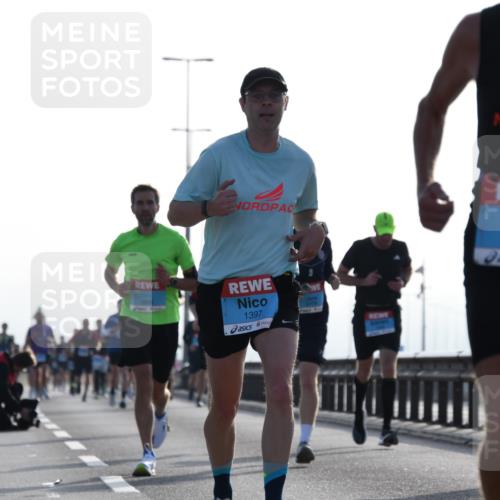 03.10.2026 - Köhlbrandbrückenlauf LenaG. http://msf.ph/oto/10657066 03.10.2026 09:20:56 Position 1 1397, 3836 meine-sportfotos.de