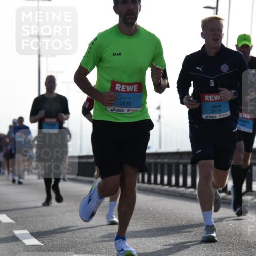 03.10.2026 - Köhlbrandbrückenlauf LenaG. http://msf.ph/oto/10657087 03.10.2026 09:20:59 Position 1 3830, 5, 3779 meine-sportfotos.de