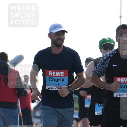 03.10.2026 - Köhlbrandbrückenlauf LenaG. http://msf.ph/oto/10657161 03.10.2026 09:21:23 Position 1 19, 2266, 2320 meine-sportfotos.de