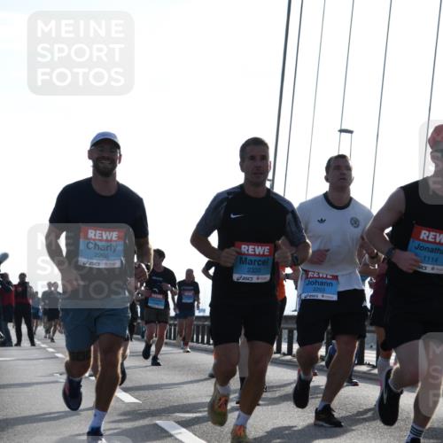 03.10.2026 - Köhlbrandbrückenlauf LenaG. http://msf.ph/oto/10657168 03.10.2026 09:21:26 Position 1 2266, 2320, 2203, 1114 meine-sportfotos.de