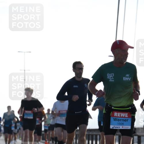 03.10.2026 - Köhlbrandbrückenlauf LenaG. http://msf.ph/oto/10657218 03.10.2026 09:21:38 Position 1 1506 meine-sportfotos.de